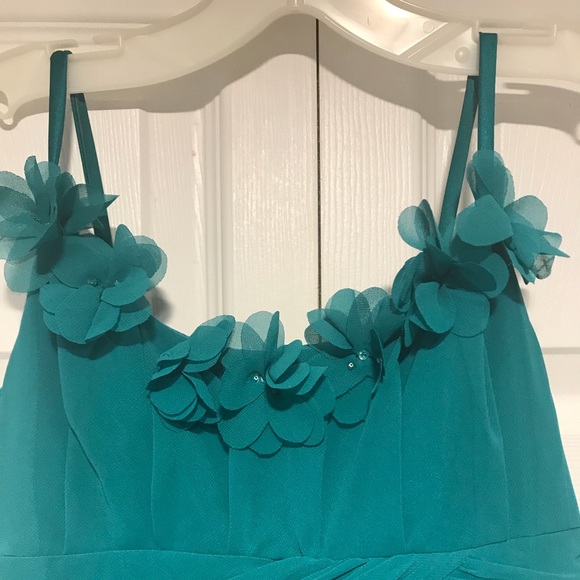 Kids size 12 Long dress.. - Picture 2 of 6